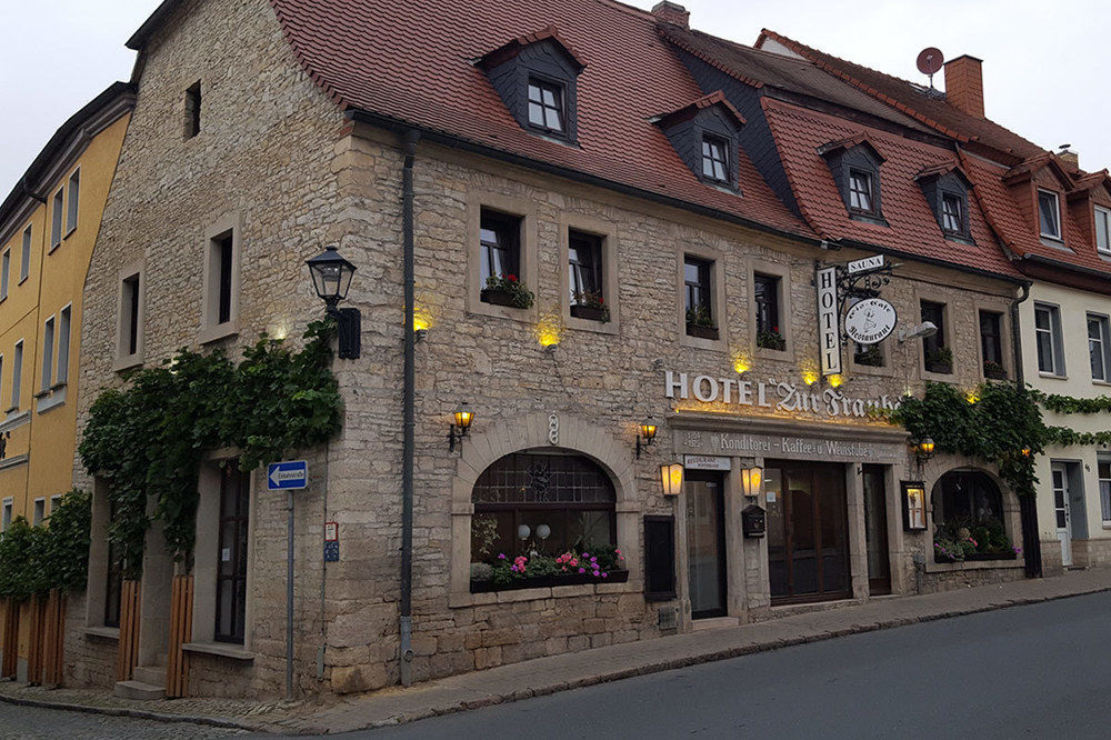 Hotel Zur Traube Freyburg Esterno foto